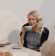 Naomi Watts Blonde GIF - Naomi Watts Blonde Cup Of Coffee GIFs