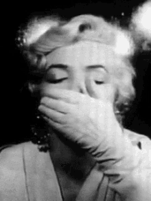 Marilyn Monroe Blow Kiss GIF - Marilyn Monroe Blow Kiss Mwah GIFs