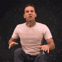 Where Am I Small Hands GIF - Where Am I Small Hands Aaron Thompson GIFs