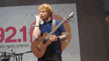 Ed Sheeran Talks Hunter Hayes GIF - Edsheeran Hunterhayes Guitar GIFs