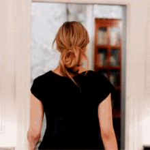 Walking Out On You Orange Is The New Black GIF - Walking Out On You Orange Is The New Black Walk GIFs