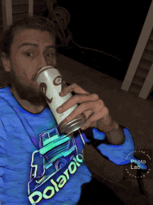 polaroid camera change color shirt selfie
