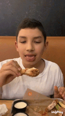 Wings Eating Out GIF - Wings Eating Out Food GIFs