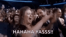 Kelly Clarkson Lol GIF - Kelly Clarkson Lol Clapping GIFs