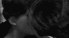 Bacio GIF - Bacio Kiss Claudia Cardinale GIFs