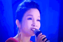 my linh vietnamese singer diva perform singing