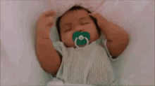 Jangan Ganggu GIF - Bayi Tidur Tidur Ngantuk GIFs