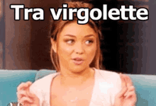 Sarah Hyland Virgolette Tra Virgolette Modern Family GIF - Sarah Hyland Quote Unquote Inverted Comma GIFs