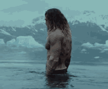 Aquaman Jason Momoa GIF - Aquaman Jason Momoa Look Back GIFs