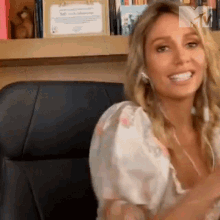 Hey There Luisa Mell GIF - Hey There Luisa Mell Mtv Miaw GIFs