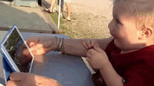 Technology Is Great, Isn'T It? GIF - Baby Surprise Ipad GIFs