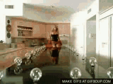 Rachel Hunter Pole Dancing GIF - Rachel Hunter Pole Dancing Stacysmom GIFs