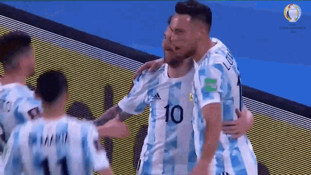 Vamos, vamos, Argentina. Esa Copa linda y deseada - Página 9 Abrazo-grupal-lionel-messi