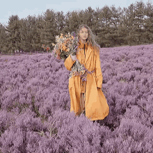 Gigi Hadid Flowers GIF - Gigi Hadid Flowers Vogue GIFs