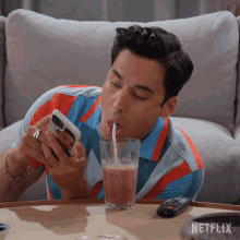 Texting While Drinking Jayden GIF - Texting While Drinking Jayden Pretty Smart GIFs