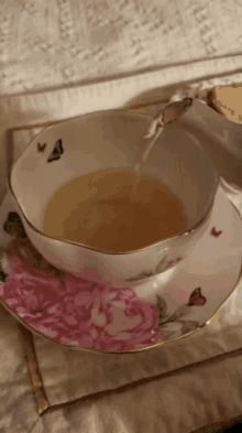 tea pour tea time