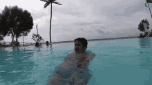 Lumalangoy Cj Estrada GIF - Lumalangoy Cj Estrada Nagsswimming GIFs