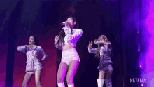 Dancing Jisoo GIF - Dancing Jisoo Jennie GIFs