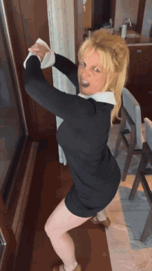 Britney Twerking GIF - Britney Twerking Shaking GIFs