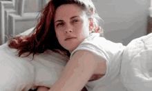 Kristen Stewart Wake Up GIF - Kristen Stewart Wake Up Whats Going On GIFs