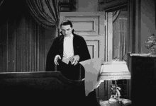 Creep Count Dracula GIF - Creep Count Dracula Bela Lugosi GIFs