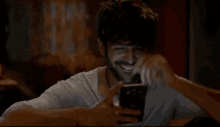 Texting Kartik GIF - Texting Kartik Aaryan GIFs