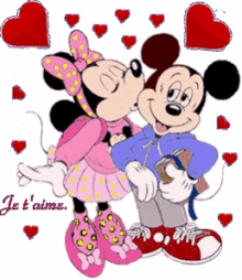 love mickeand minnie mouse kiss