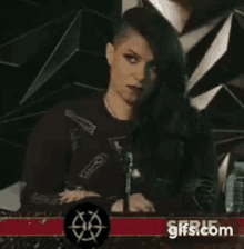 Mayanna Beren Lean In GIF - Mayanna Beren Lean In Interested GIFs