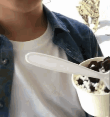 Darren Espanto Ice Cream Muna GIF - Darren Espanto Ice Cream Muna Eating Ice Cream GIFs