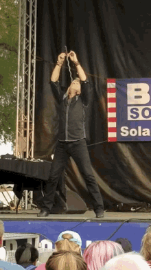 Sword Swallowing Trick GIF - Sword Swallowing Trick Talent GIFs
