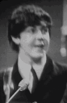 Paul Mccartney The Beatles GIF - Paul Mccartney The Beatles Smiling GIFs
