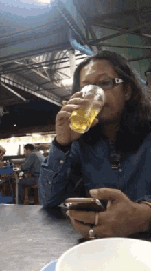 Drinking Beer Scrolling GIF - Drinking Beer Scrolling Texting GIFs