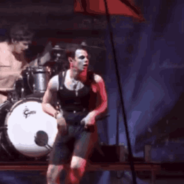 Yungblud Dance Yungblud Gf GIF - Yungblud Dance Yungblud Gf Yungblud Move GIFs