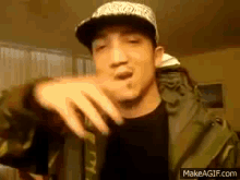 Bahoi Rap Tiganesc Hand Gesture GIF - Bahoi Rap Tiganesc Hand Gesture Guy GIFs