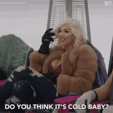 Do You Thin Its Cold Baby Weather GIF - Do You Thin Its Cold Baby Cold Weather GIFs