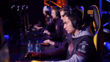 Gamers Smite GIF - Gamers Smite Playing Game GIFs