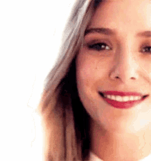 Elizabeth Olsen Smile GIF - Elizabeth Olsen Smile Pretty GIFs