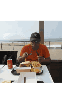 Lunch Eating GIF - Lunch Eating Ocean GIFs