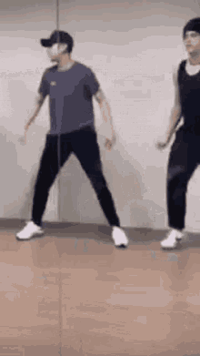 Dancing Dalun Xiaozi GIF - Dancing Dalun Xiaozi Darren Espanto GIFs
