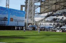Exceptionnel, L'Entrée Des Olympiens Au Vélodrome Et Les Acclamations Du Stade GIF - Olympique De Marseille GIFs