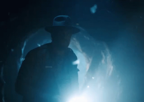 What'S In This Tunnel GIF - Stranger Things Stranger Things Gifs ...