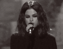 Selena Gomez Singing Live Oprah Amas 2019 Salina GIF - Selena Gomez Singing Live Oprah Amas 2019 Selena Gomez Selena GIFs