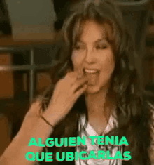 Queen Of Latin Pop Reina Del Pop Latino GIF - Queen Of Latin Pop Reina Del Pop Latino Alguien Tenia Queubicarlas GIFs