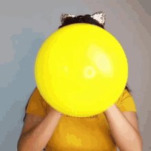 Kim Rosa Cuca Bexiga GIF - Kim Rosa Cuca Bexiga Estourar Bexiga GIFs