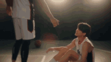 Hold Hand Me Mind Y GIF - Hold Hand Me Mind Y Thanks GIFs