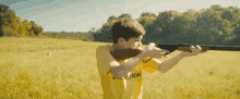 Hunting Pointing GIF - Hunting Pointing Alerted GIFs