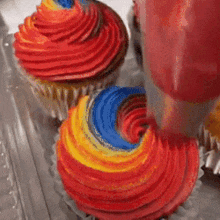 Cupcakes Icing GIF - Cupcakes Icing Rainbow GIFs
