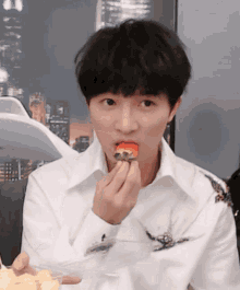 Zhou Shen Eating GIF - Zhou Shen Eating Cute GIFs