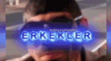 turkeyssimulator erkekler is displayed above a man 's head