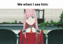 a picture of a girl with the words me when i see him below her